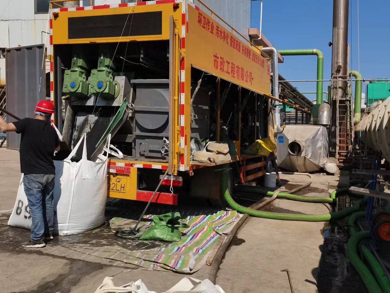 增城淤泥压干处理